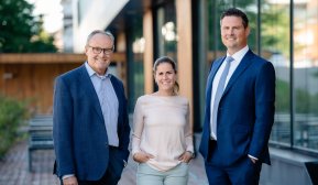 Andre og tredje generasjon: John-Erik Karlsen, Elizabeth Karlsen og Christopher Karlsen