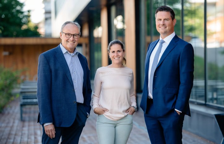 Andre og tredje generasjon: John-Erik Karlsen, Elizabeth Karlsen og Christopher Karlsen