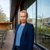 Portrettbilde av Veronica Paulsen Haga, regionsdirektør Stor-Oslo Service, utenfor GKs hovedkontor på Ryen i Oslo.